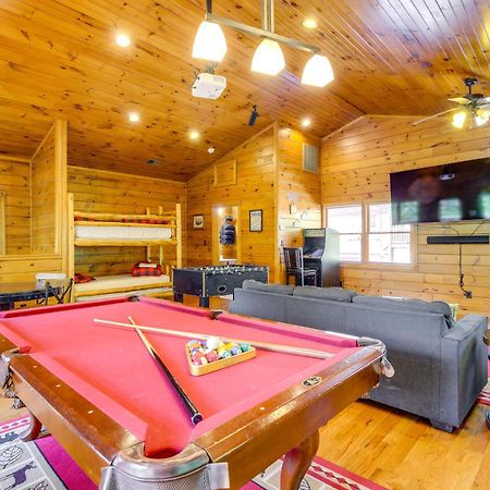 Cabin With Pool Access About 3 Mi To Downtown ガトリンバーグ エクステリア 写真