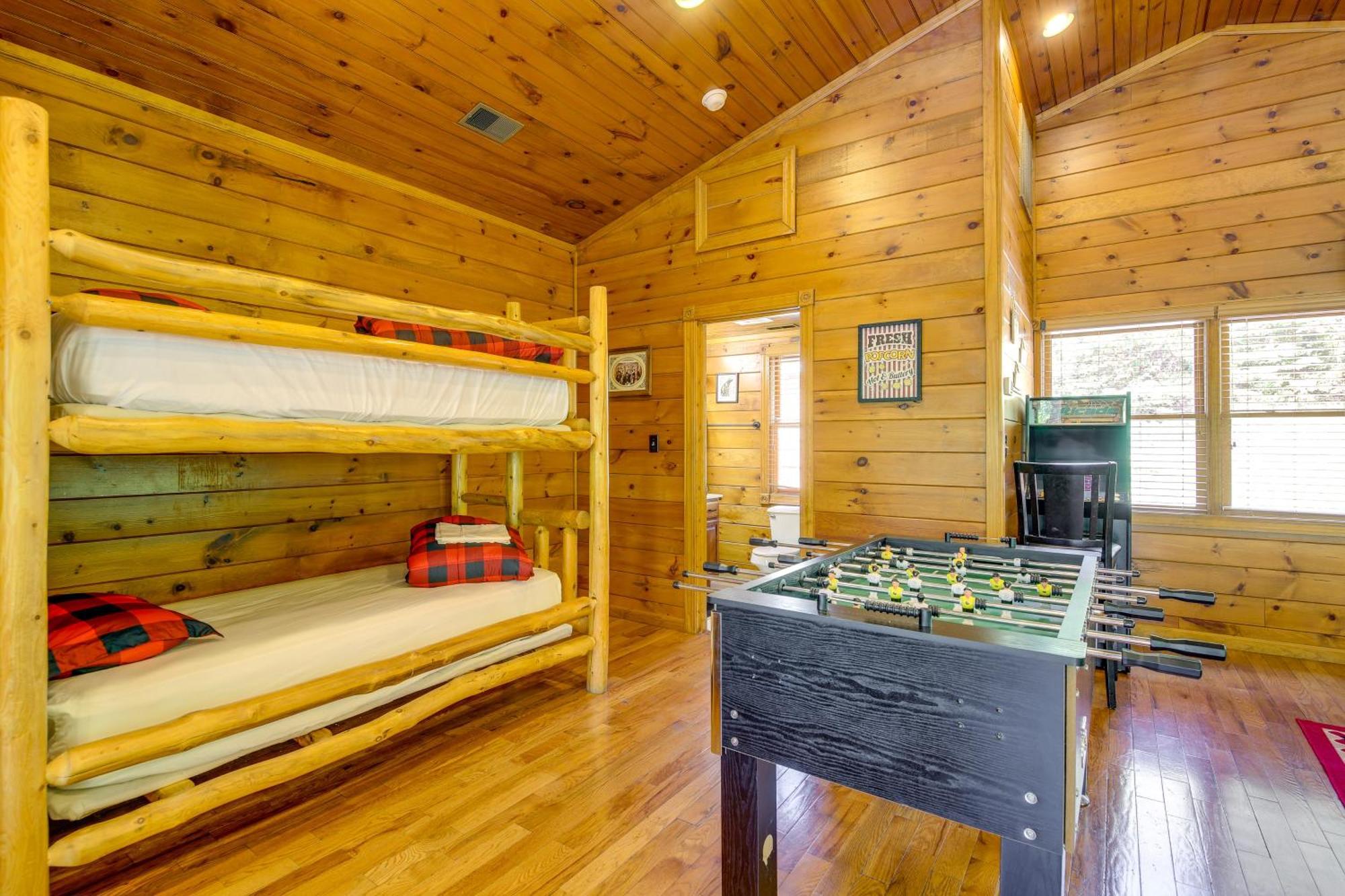 Cabin With Pool Access About 3 Mi To Downtown ガトリンバーグ エクステリア 写真
