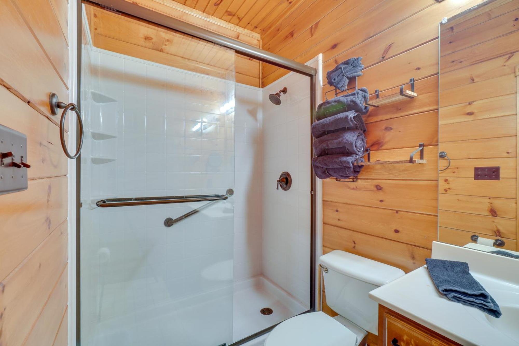 Cabin With Pool Access About 3 Mi To Downtown ガトリンバーグ エクステリア 写真