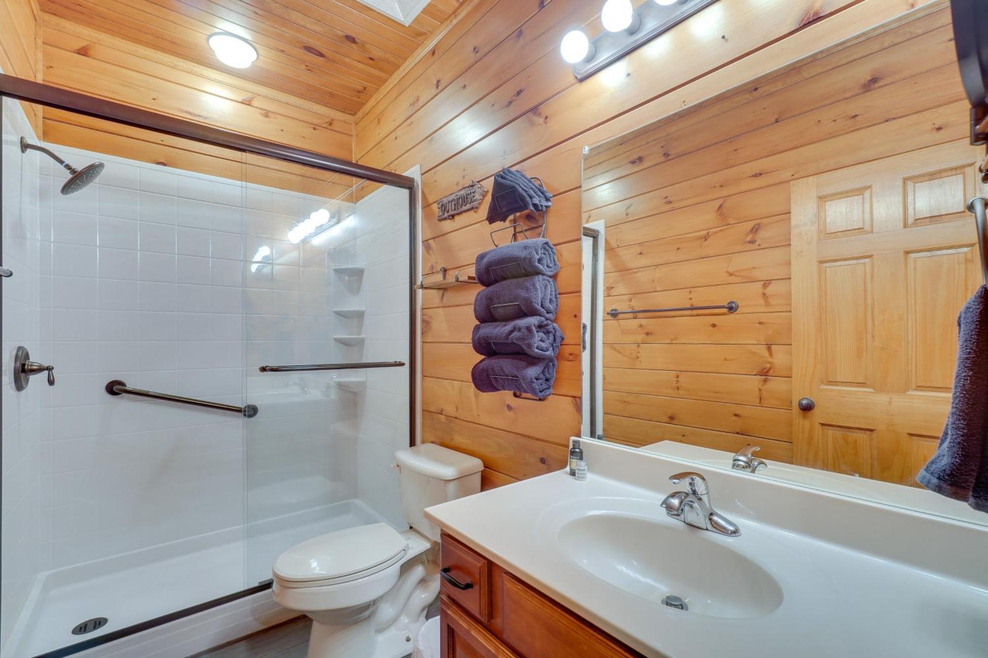 Cabin With Pool Access About 3 Mi To Downtown ガトリンバーグ エクステリア 写真