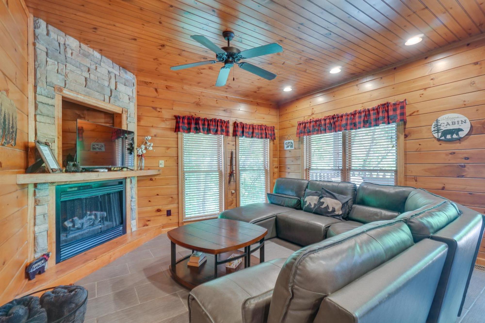 Cabin With Pool Access About 3 Mi To Downtown ガトリンバーグ エクステリア 写真