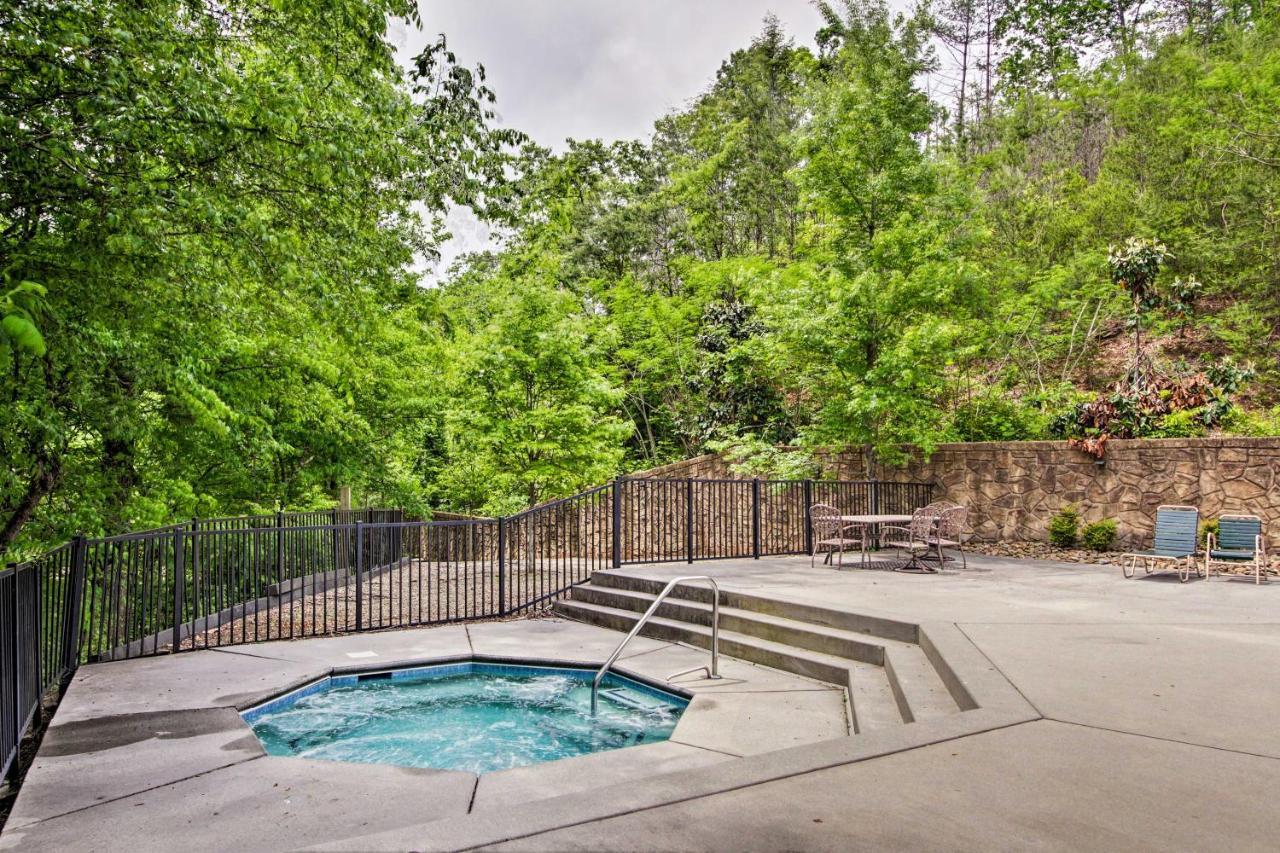 Cabin With Pool Access About 3 Mi To Downtown ガトリンバーグ エクステリア 写真