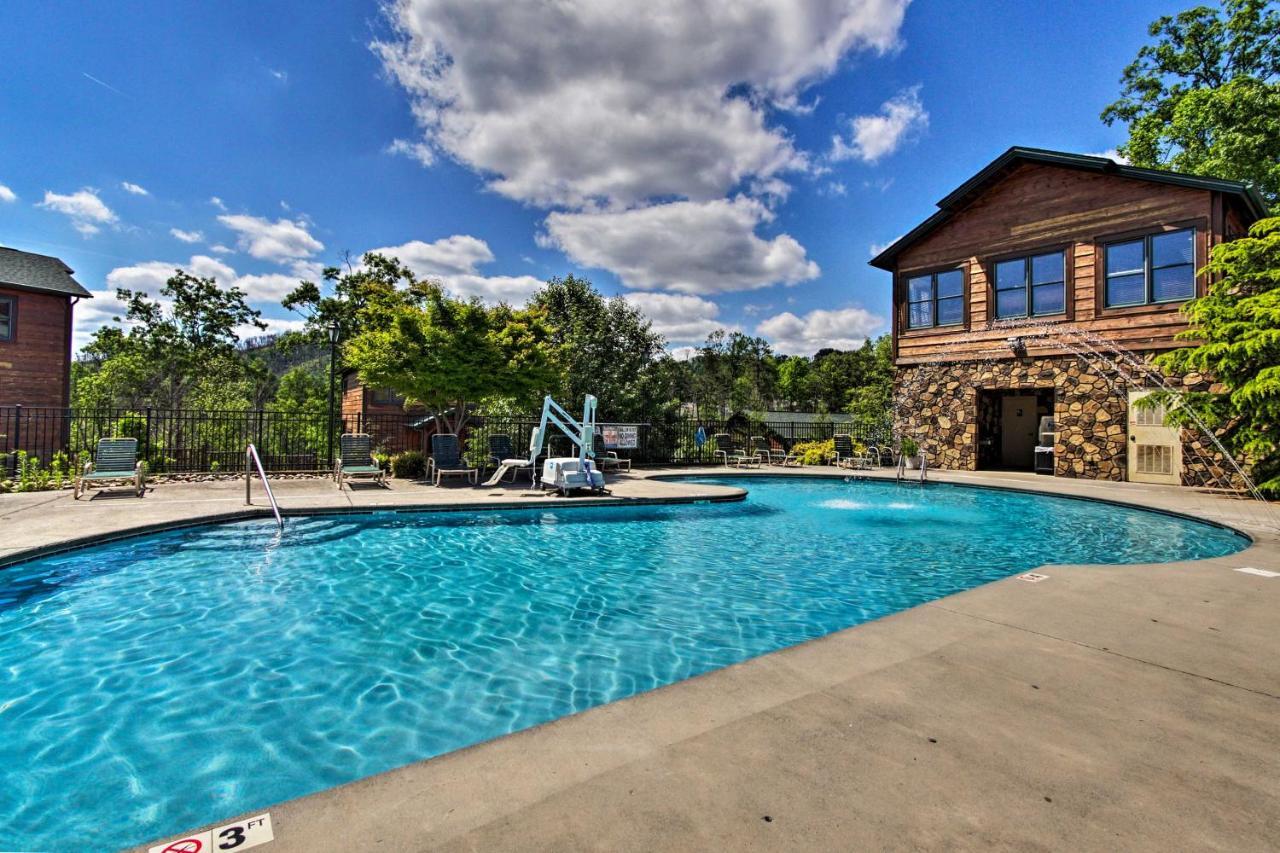 Cabin With Pool Access About 3 Mi To Downtown ガトリンバーグ エクステリア 写真